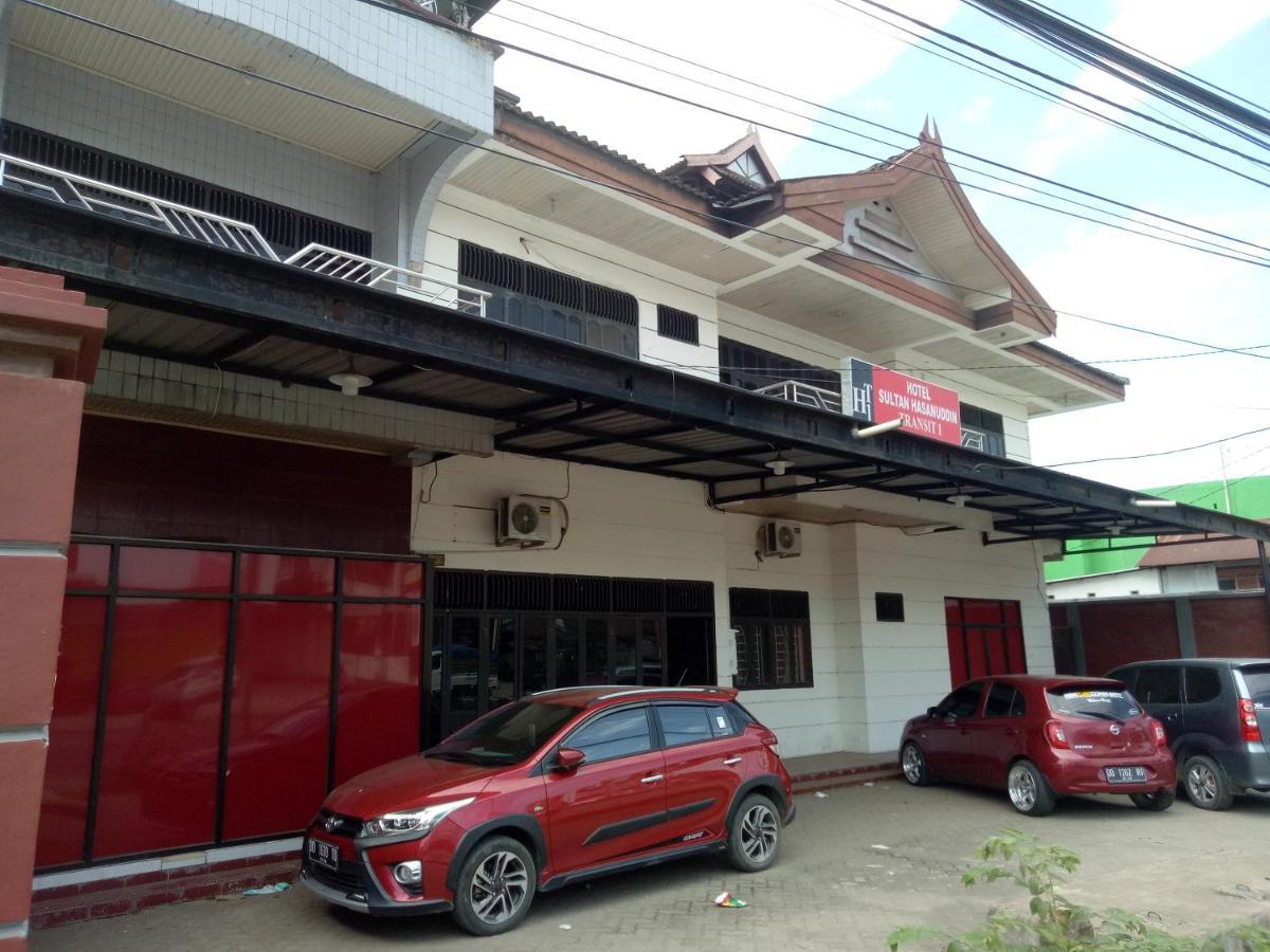 Hotel Transit 1 Makassar Redpartner Exterior photo