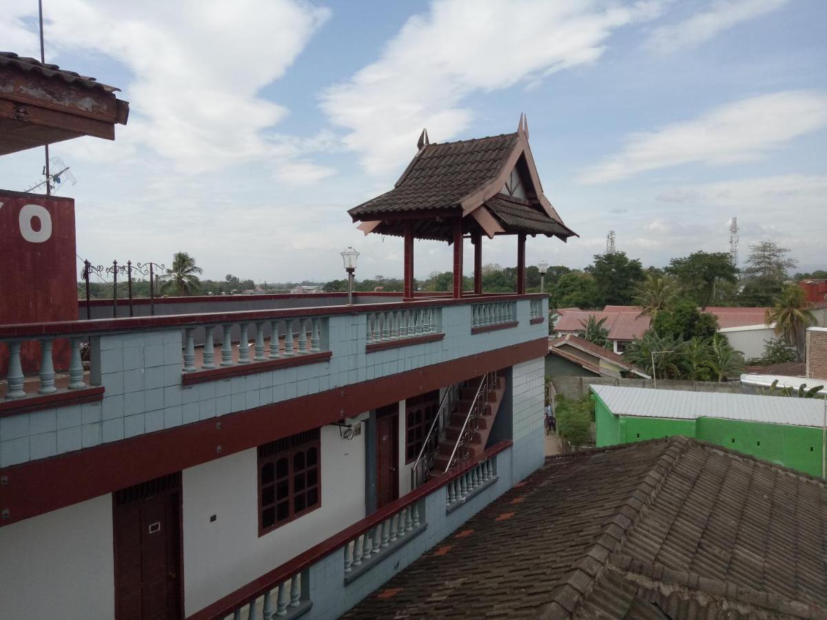 Hotel Transit 1 Makassar Redpartner Exterior photo