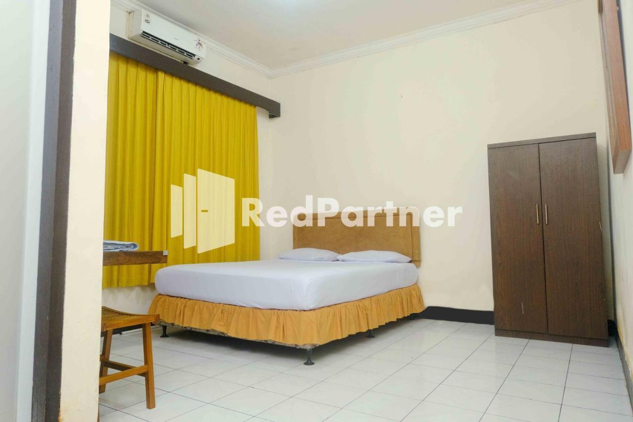 Hotel Transit 1 Makassar Redpartner Exterior photo