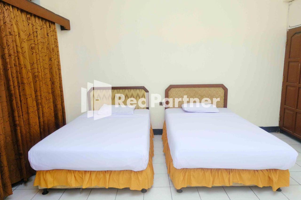 Hotel Transit 1 Makassar Redpartner Exterior photo