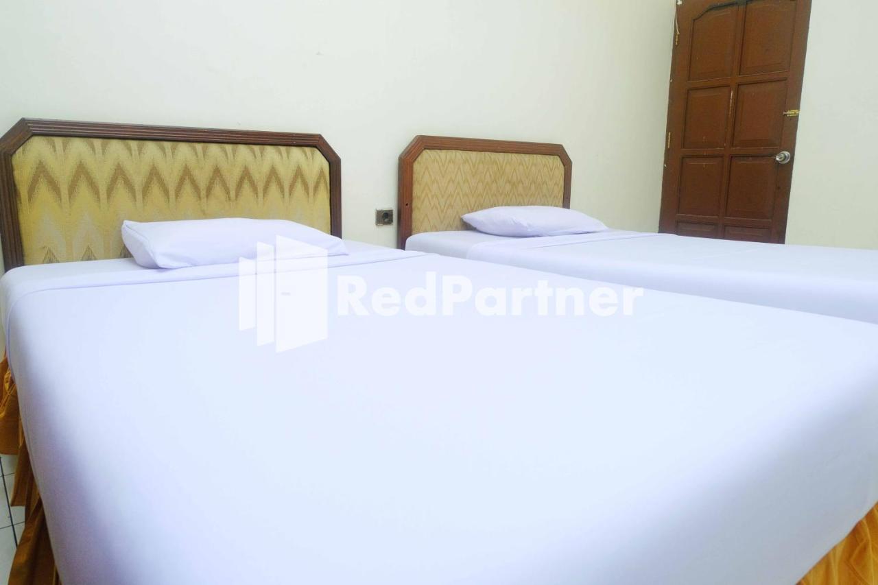Hotel Transit 1 Makassar Redpartner Exterior photo