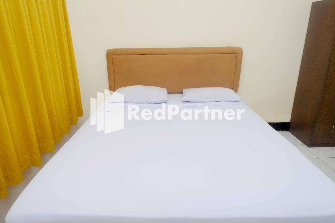 Hotel Transit 1 Makassar Redpartner Exterior photo