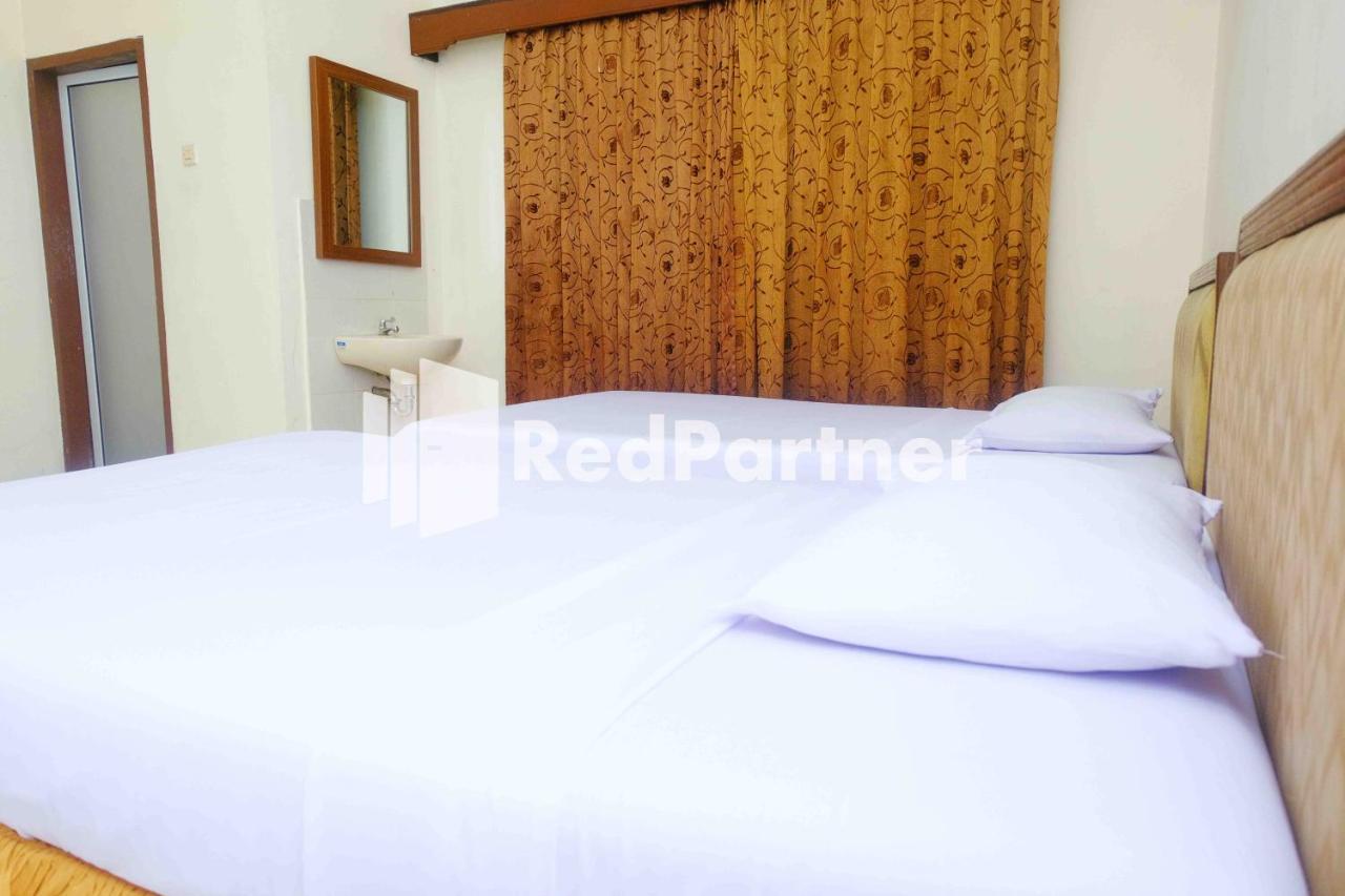 Hotel Transit 1 Makassar Redpartner Exterior photo